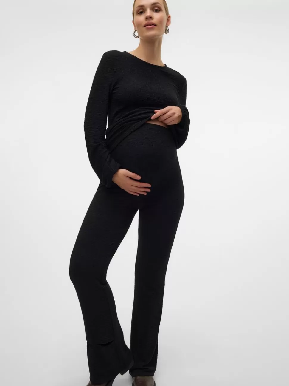 Byxor^VERO MODA Normal Passform Byxor Black