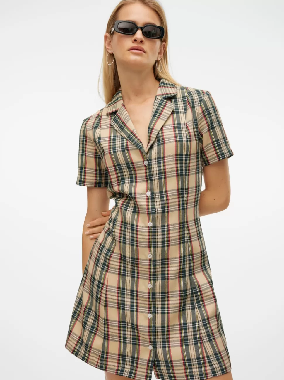 Klänningar^VERO MODA SNCOURTENEY Kort Klänning Oatmeal