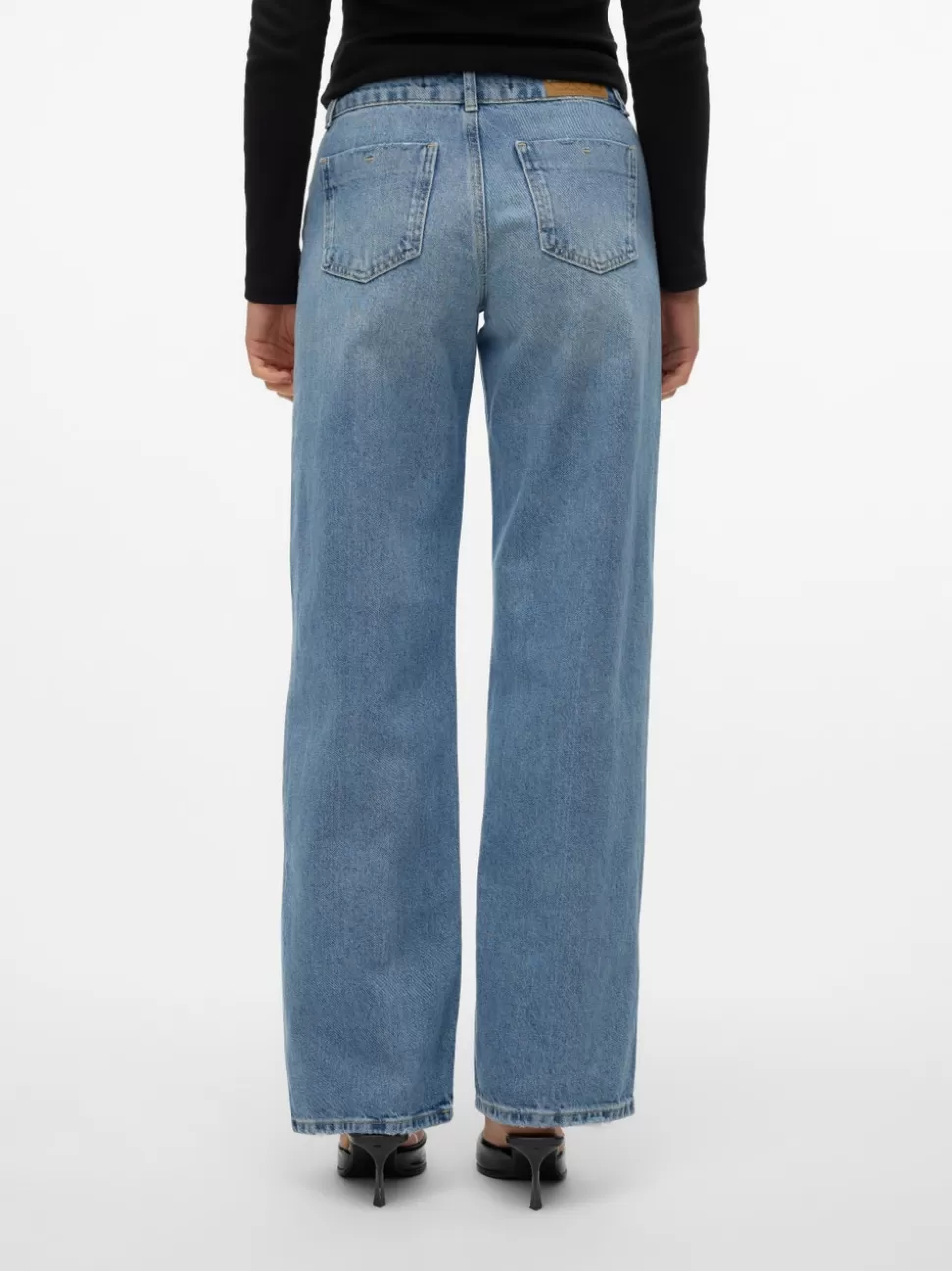 Jeans | Basics^VERO MODA SNRANCY Medelhög Midja Vid Passform Jeans Light Blue Denim