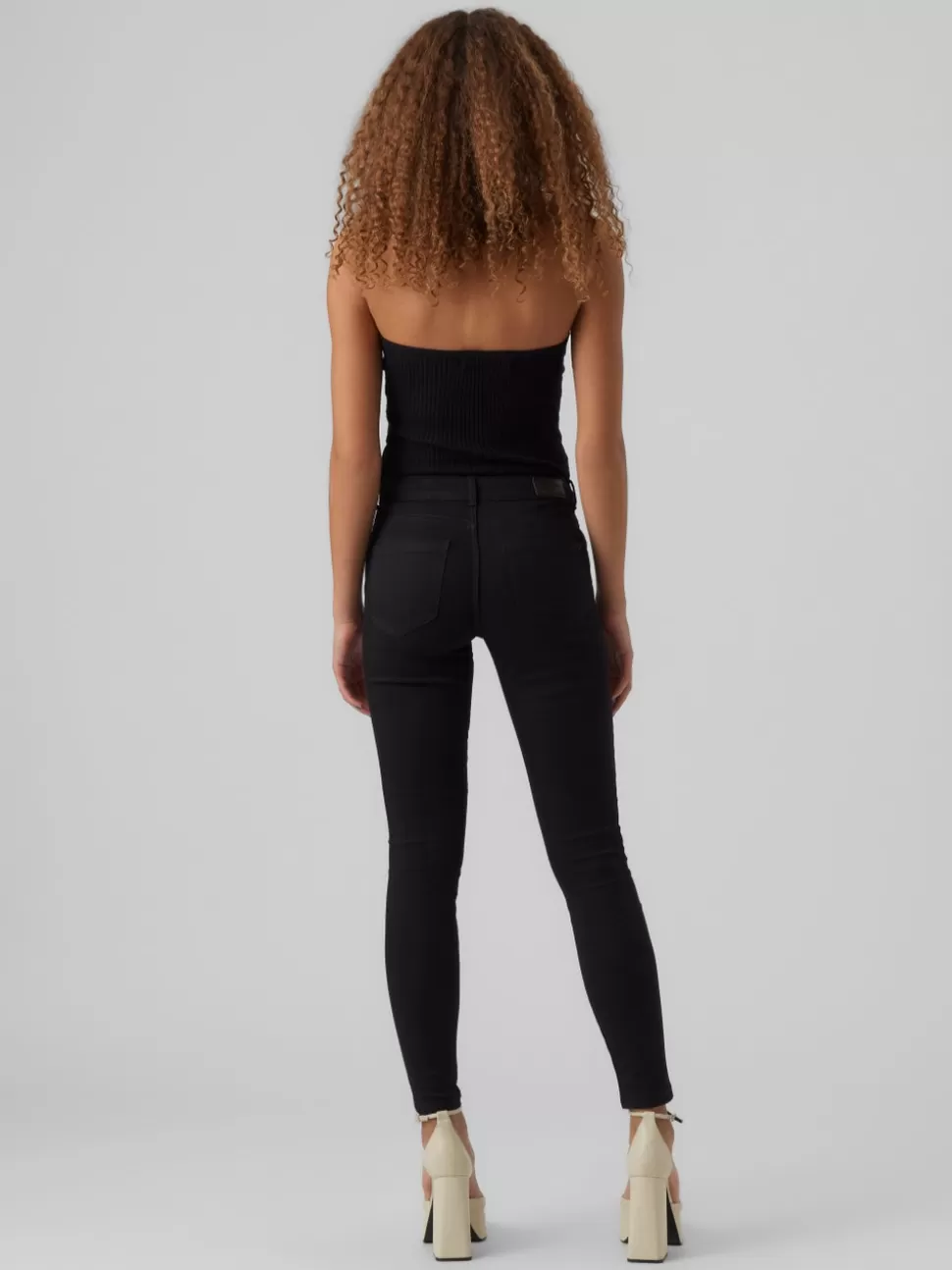 Jeans^VERO MODA VMALIA Medelhög Midja Slim Fit Jeans Black