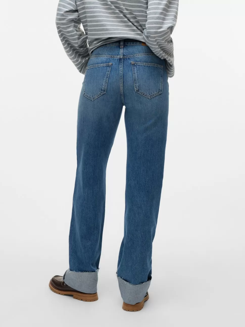 Jeans^VERO MODA VMALLISON Medelhög Midja Rak Passform Jeans Medium Blue Denim