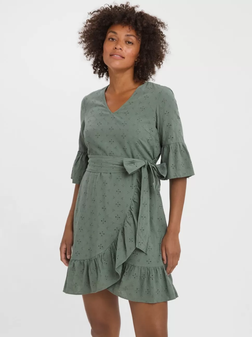 Klänningar^VERO MODA VMBELLA Kort Klänning Laurel Wreath