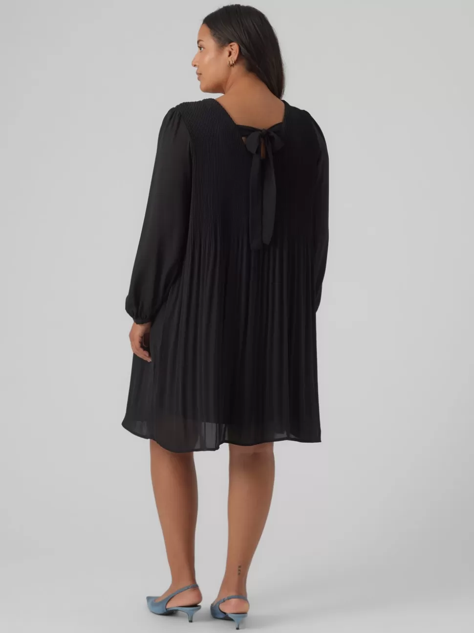 Klänningar^VERO MODA VMCCINDY Midiklänning Black