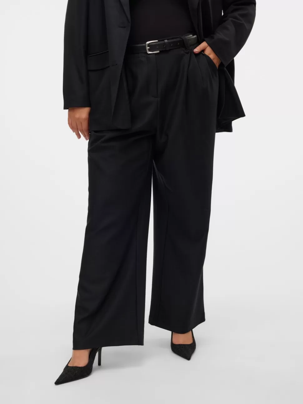 Byxor^VERO MODA VMCSELAH Hög Midja Byxor Black