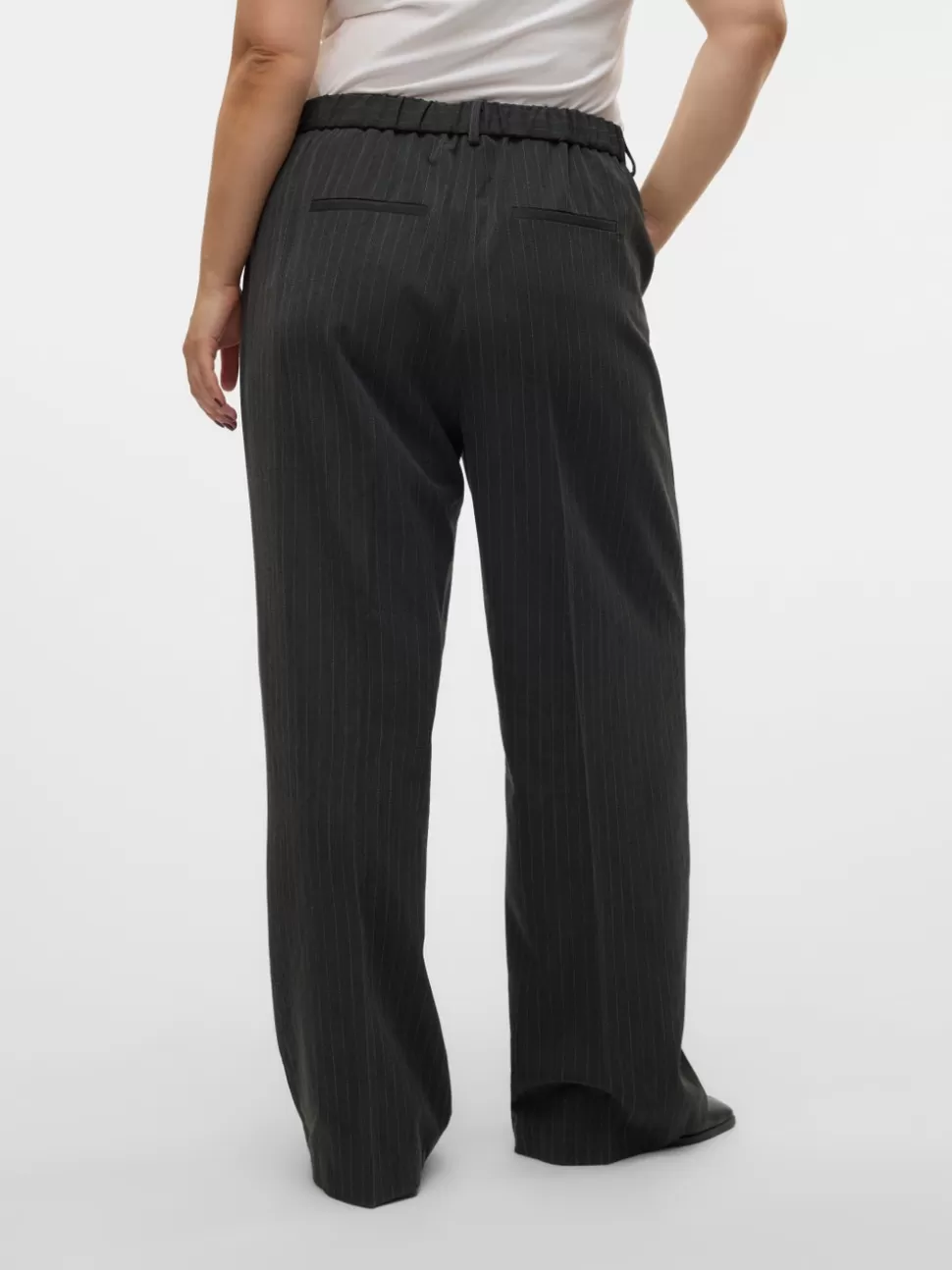 Byxor^VERO MODA VMCSILJE Medelhög Midja Byxor Dark Grey Melange