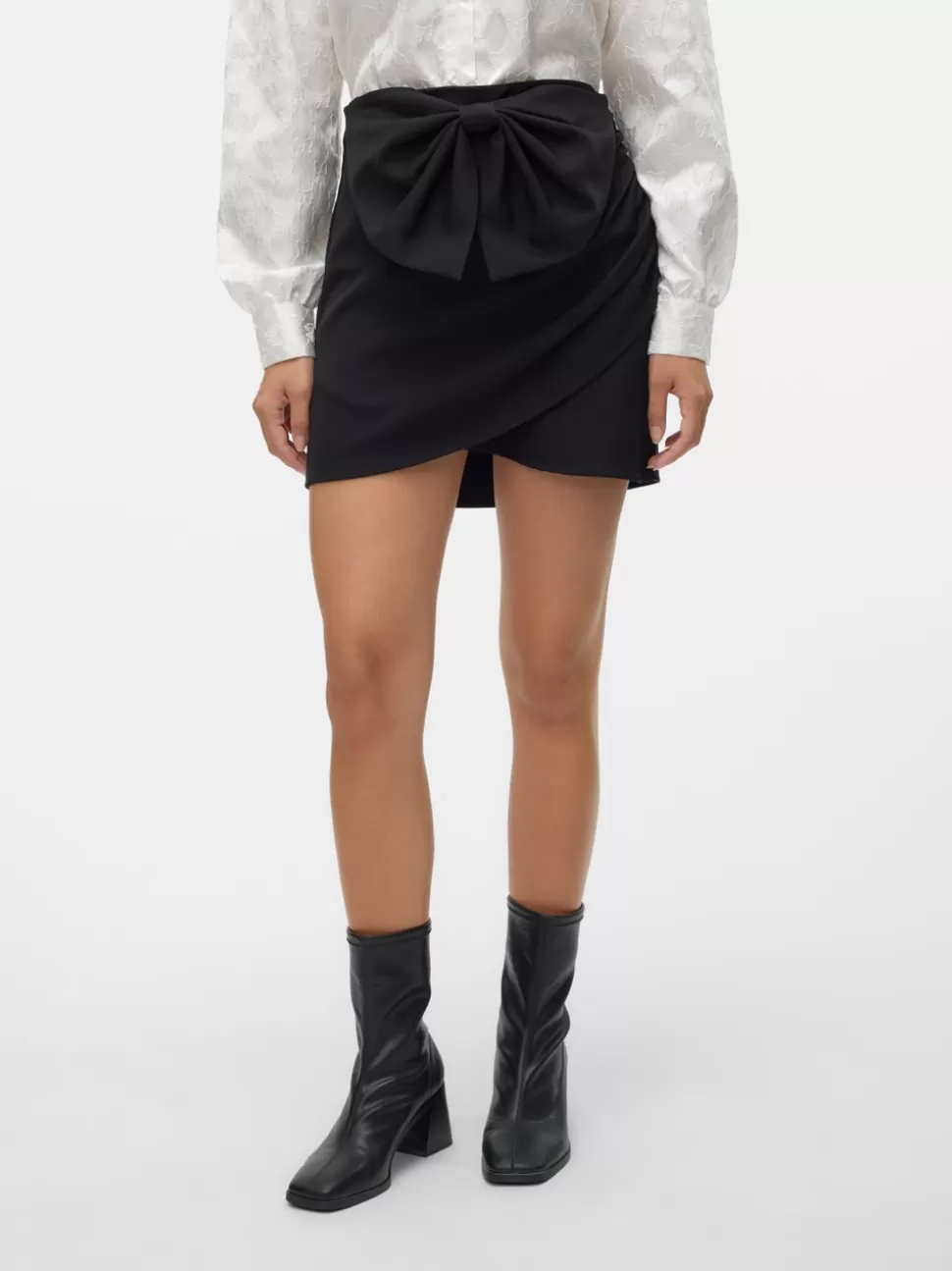 Festkläder | Kjolar^VERO MODA VMDARCI Medelhög Midja Kort Kjol Black