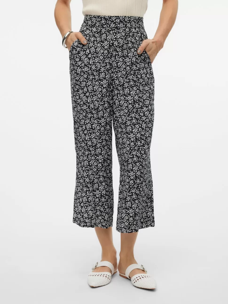 Byxor^VERO MODA VMEASY Hög Midja Culottebyxor Black