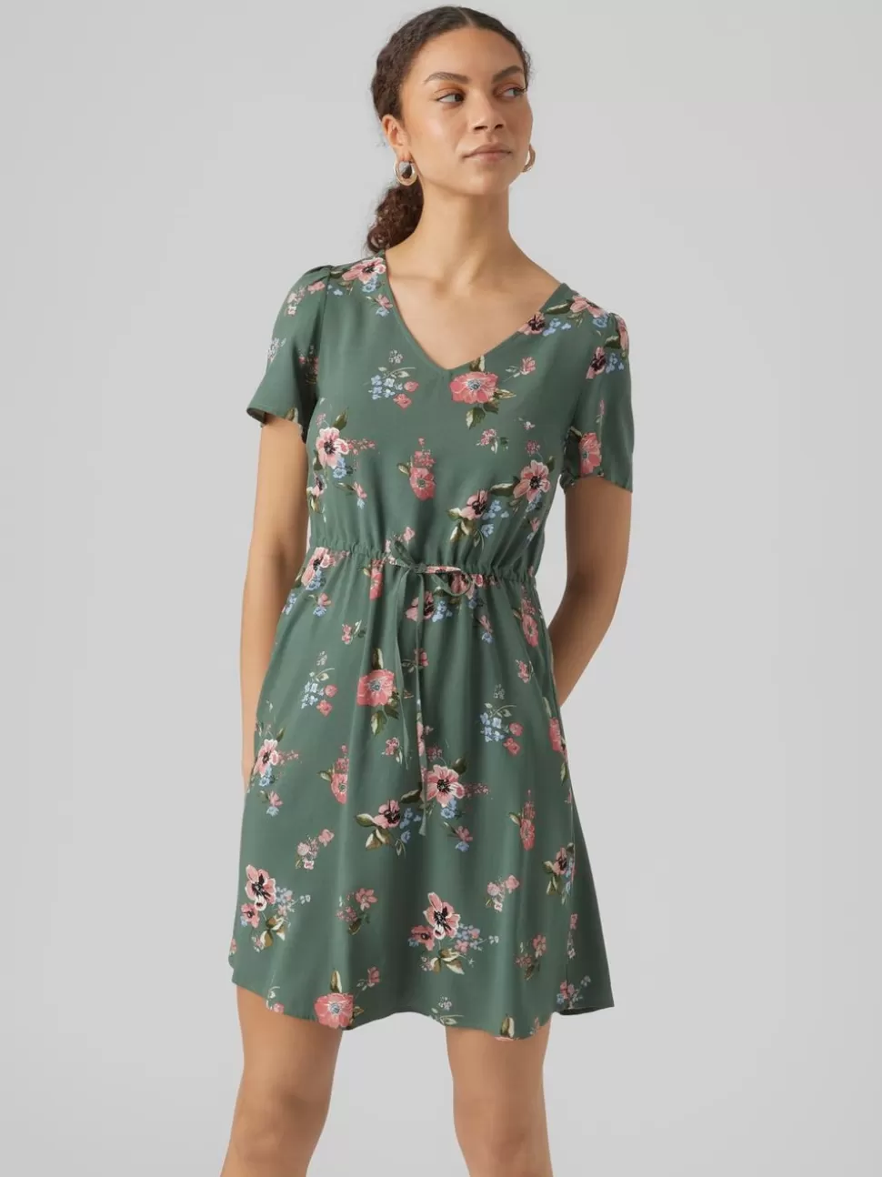 Klänningar^VERO MODA VMEASY Kort Klänning Laurel Wreath