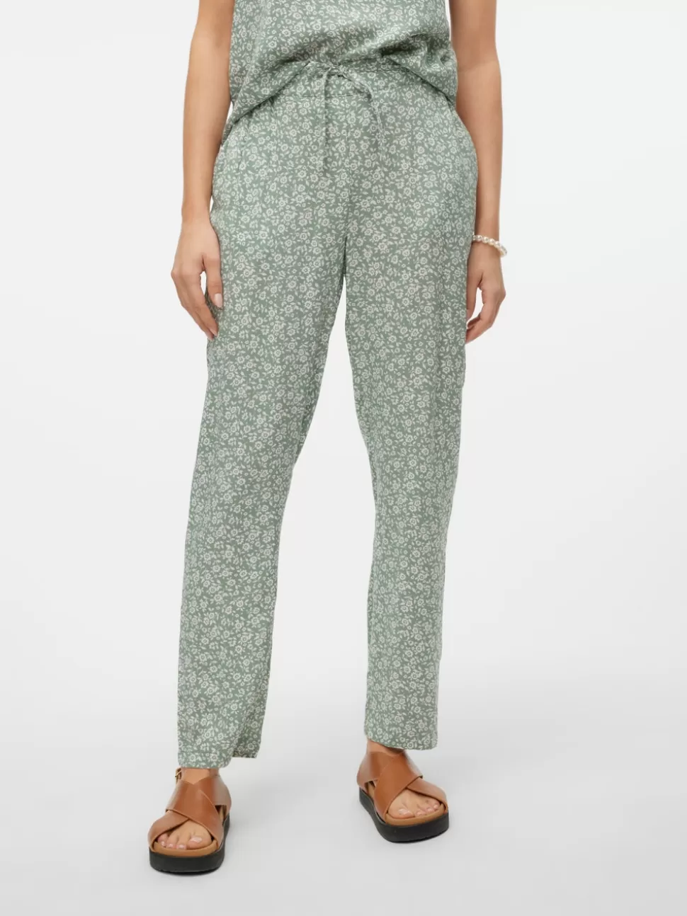 Byxor^VERO MODA VMEASY Medelhög Midja Byxor Hedge Green
