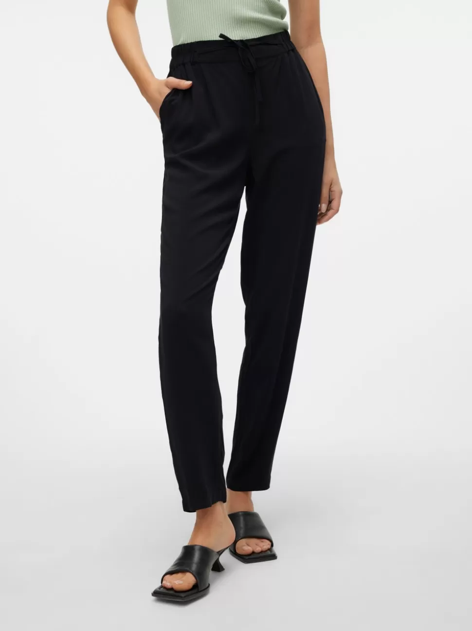 Byxor^VERO MODA VMEASY Medelhög Midja Byxor Black