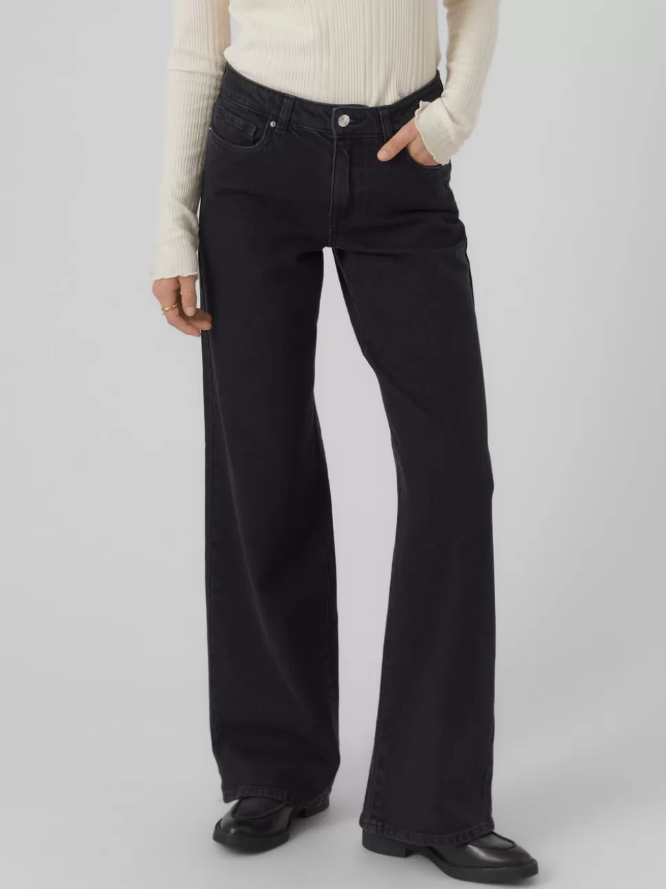 Jeans^VERO MODA VMFAITH Låg Midja Vid Passform Jeans Black Denim