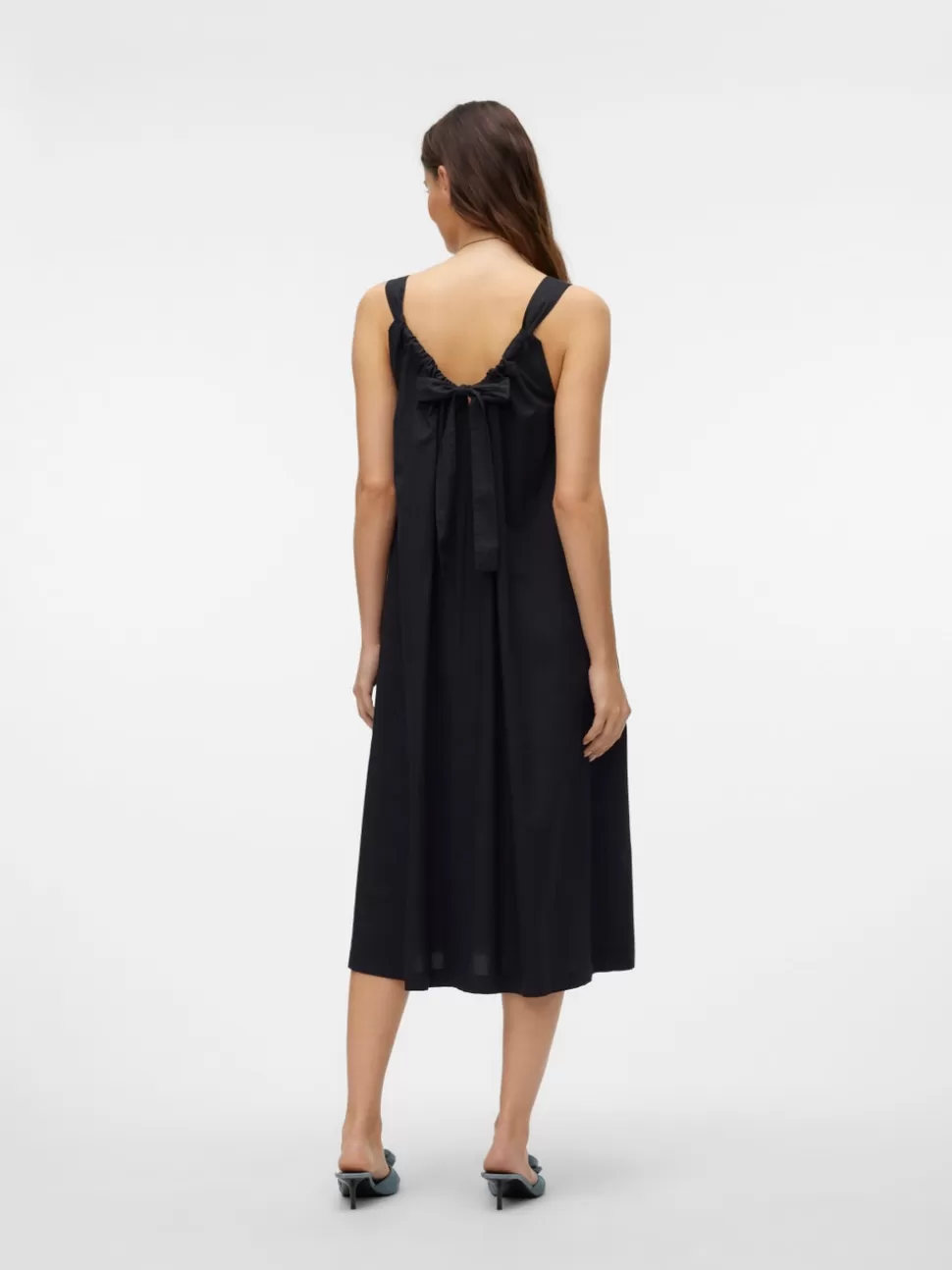 Klänningar^VERO MODA VMGILI Midiklänning Black