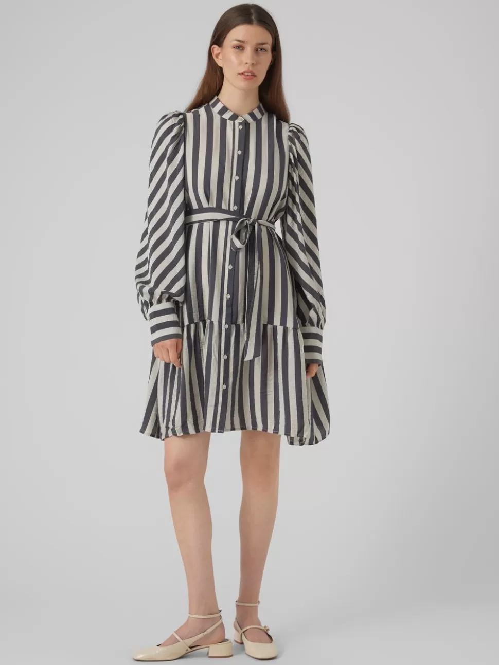 Klänningar^VERO MODA VMIRIS Kort Klänning Pumice Stone
