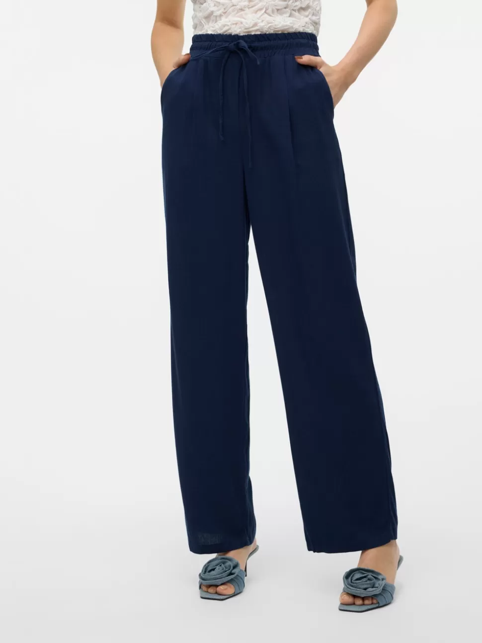 Byxor | Basics^VERO MODA VMJESMILO Medelhög Midja Byxor Navy Blazer