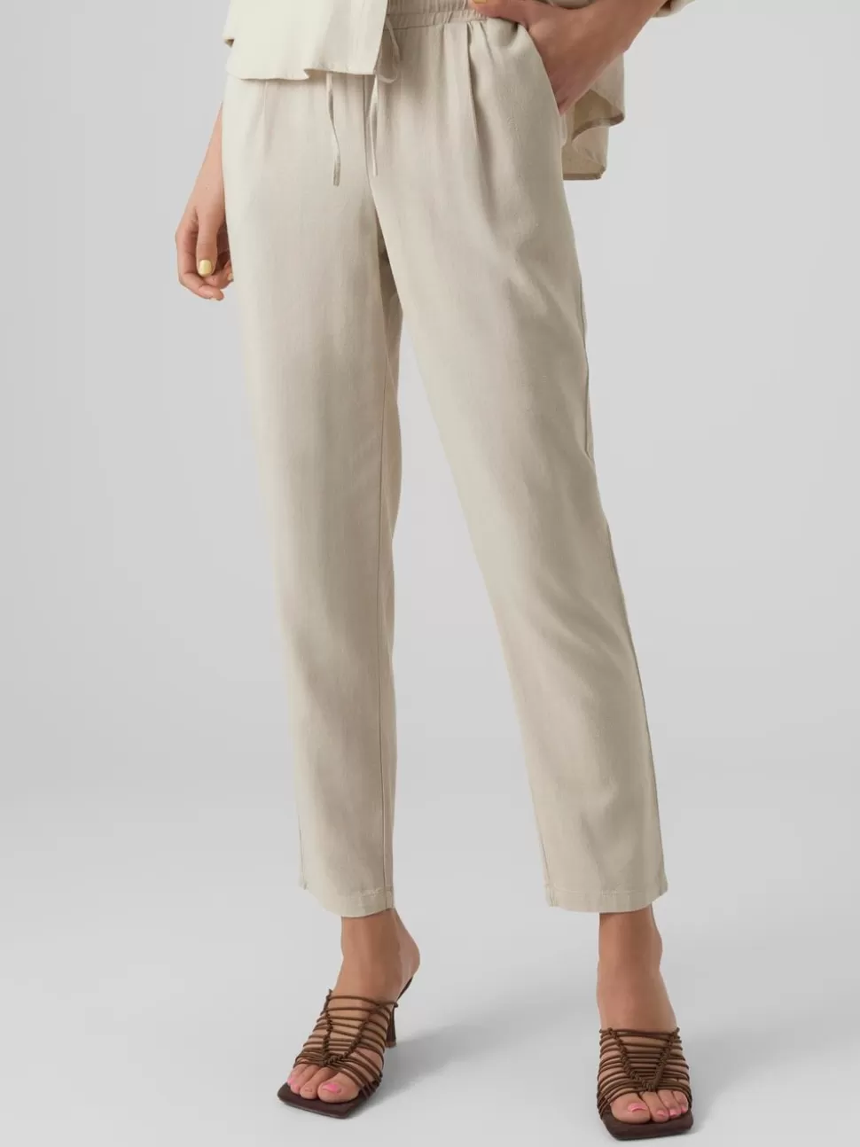 Byxor | Basics^VERO MODA VMJESMILO Medelhög Midja Byxor Silver Lining
