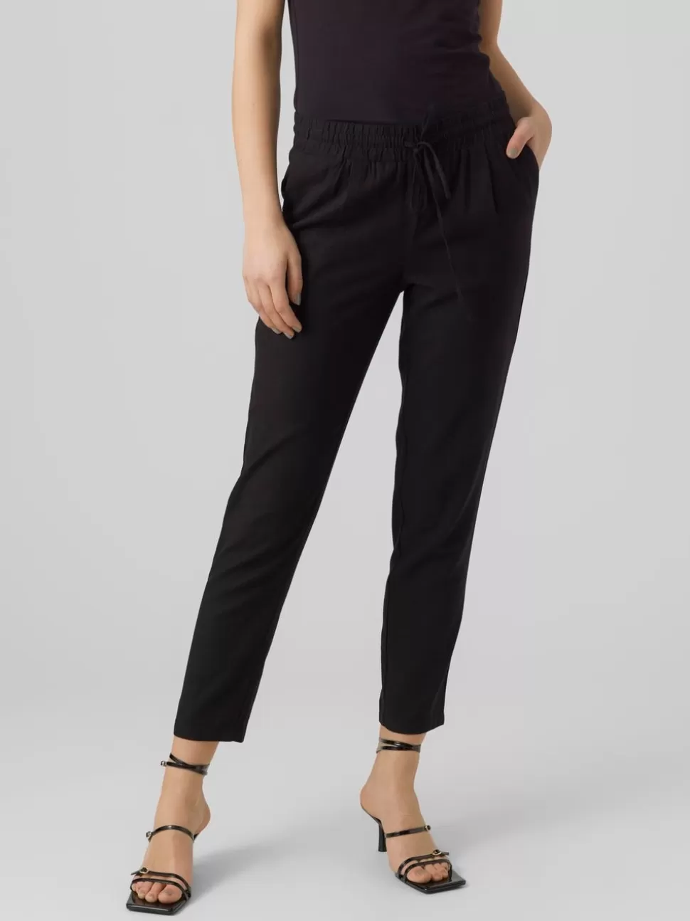 Byxor | Basics^VERO MODA VMJESMILO Medelhög Midja Byxor Black