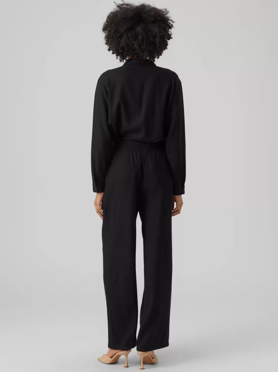 Byxor | Basics^VERO MODA VMJESMILO Medelhög Midja Byxor Black