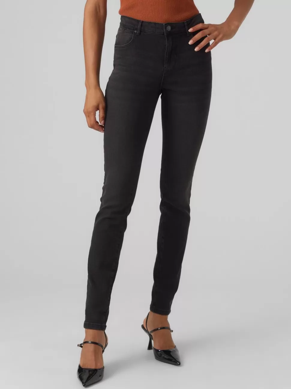 Jeans^VERO MODA VMJUNE Medelhög Midja Slim Fit Jeans Black