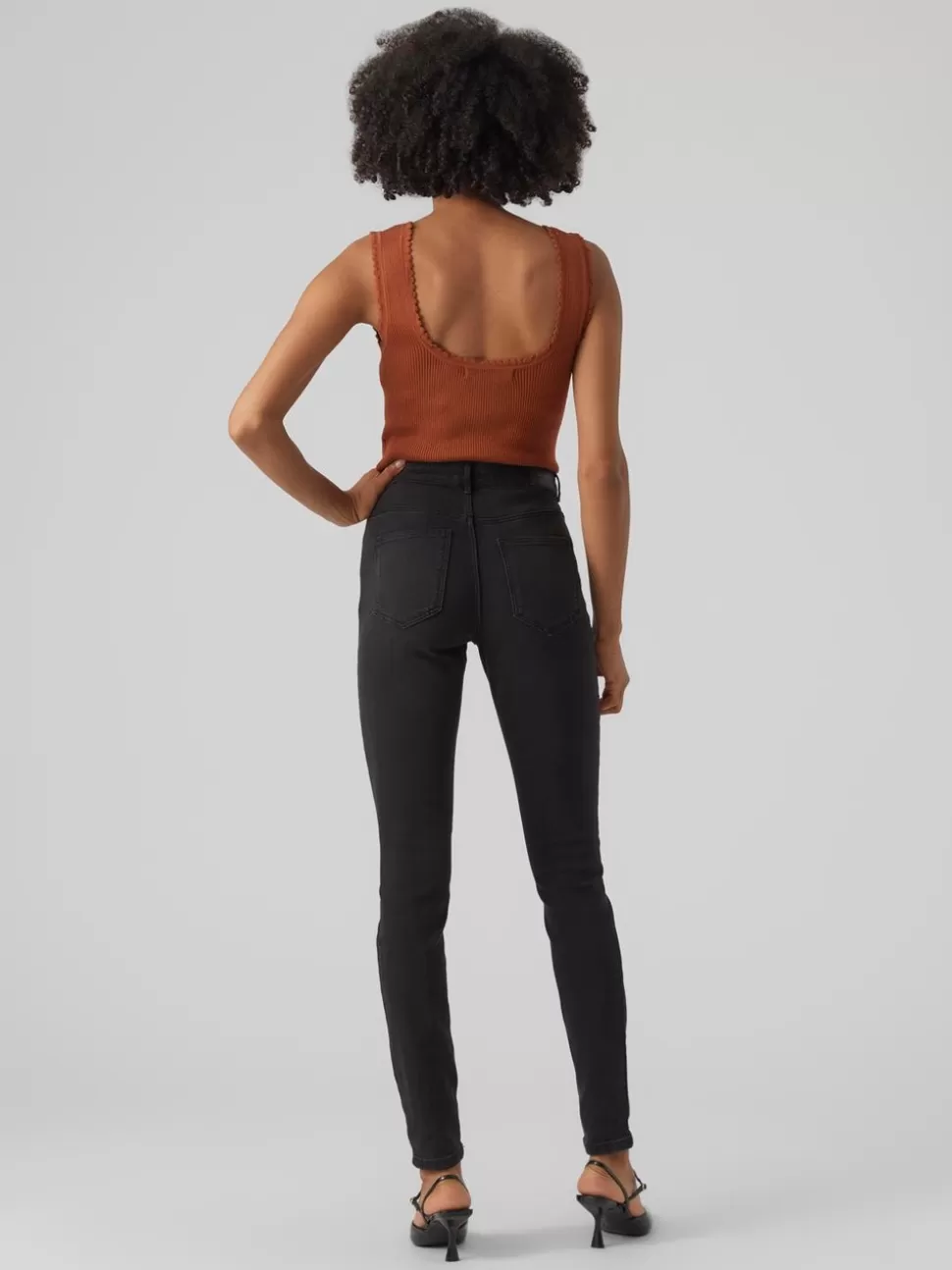 Jeans^VERO MODA VMJUNE Medelhög Midja Slim Fit Jeans Black
