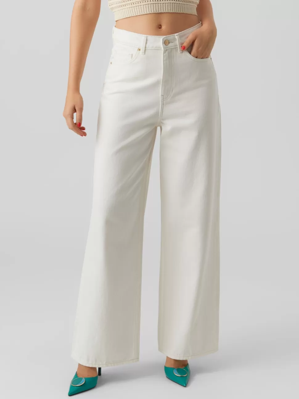 Jeans^VERO MODA VMKATHY Superhög Midja Vid Passform Jeans Snow White