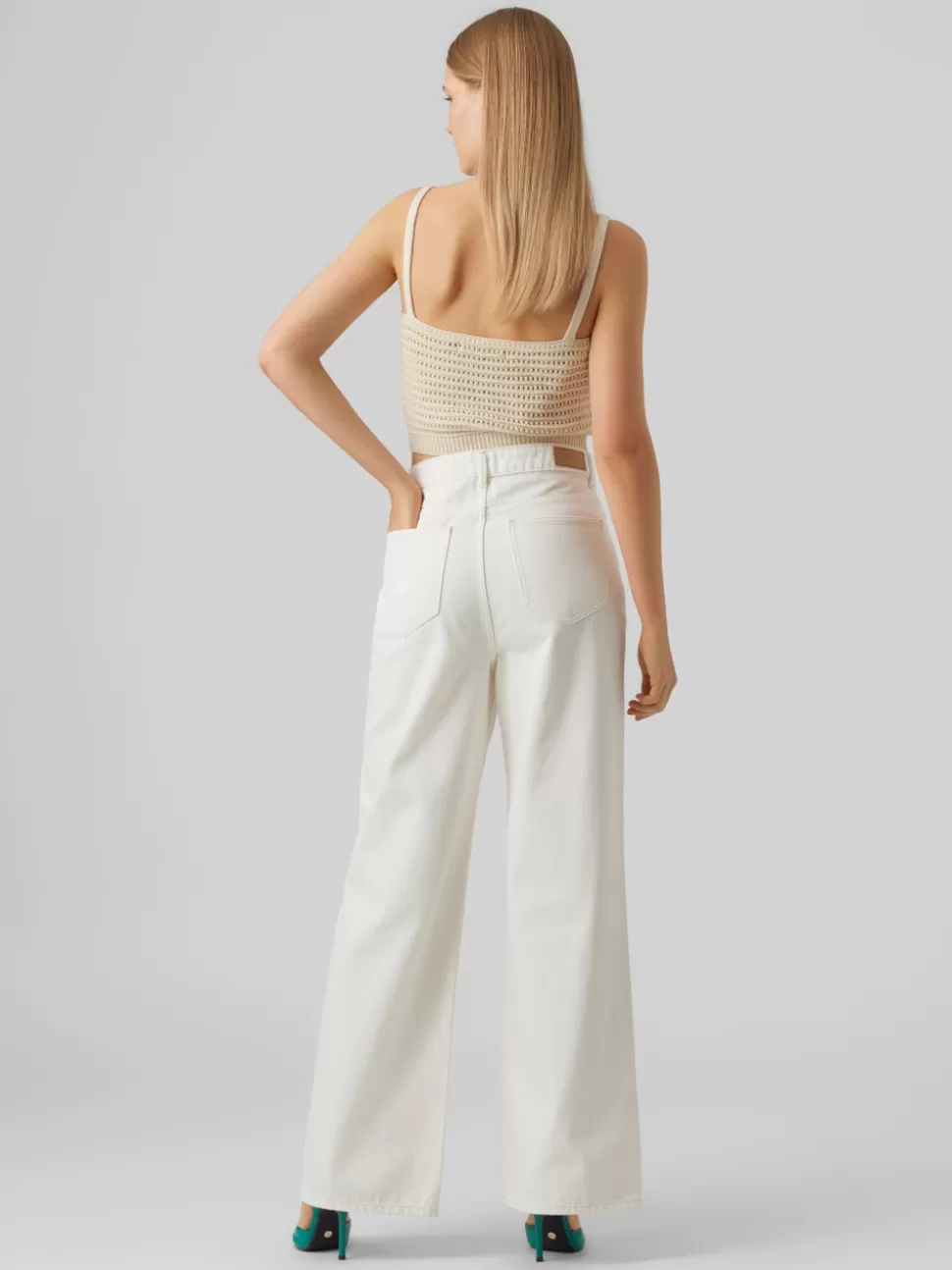 Jeans^VERO MODA VMKATHY Superhög Midja Vid Passform Jeans Snow White