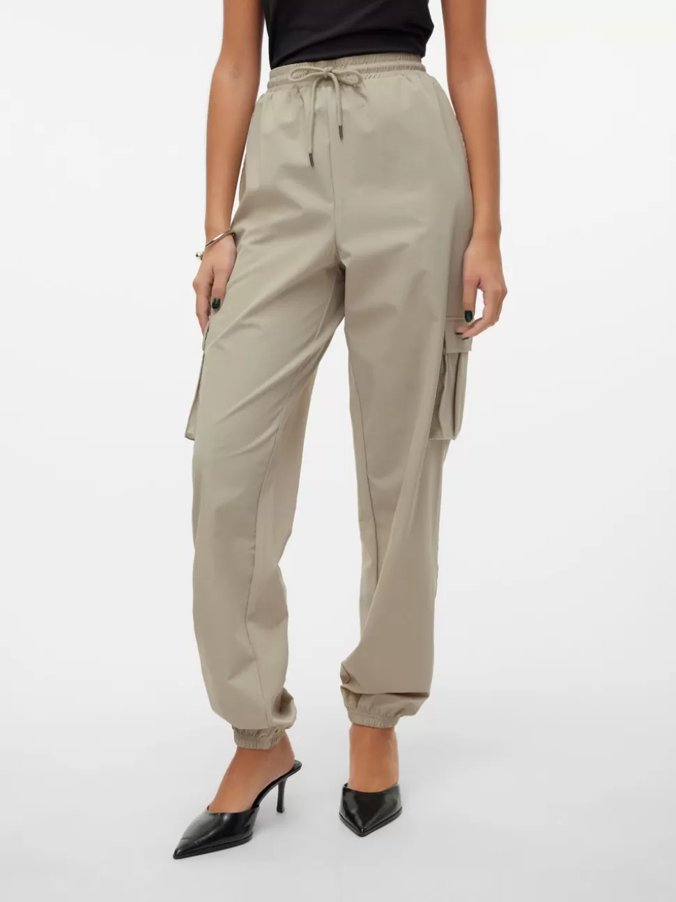 Byxor^VERO MODA VMKIMBERLY Hög Midja Cargobyxor Abbey Stone