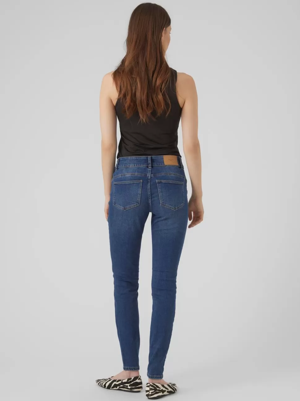 Jeans^VERO MODA VMKIMMI Medelhög Midja Slim Fit Jeans Dark Blue Denim