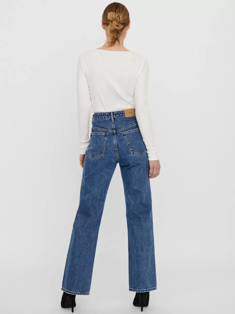 Jeans | Basics^VERO MODA VMKITHY Hög Midja Lös Passform Jeans Medium Blue Denim