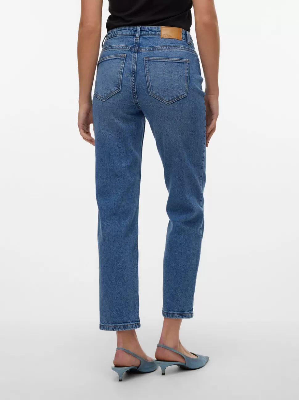 Jeans | Basics^VERO MODA VMKYLA Medelhög Midja Rak Passform Jeans Medium Blue Denim