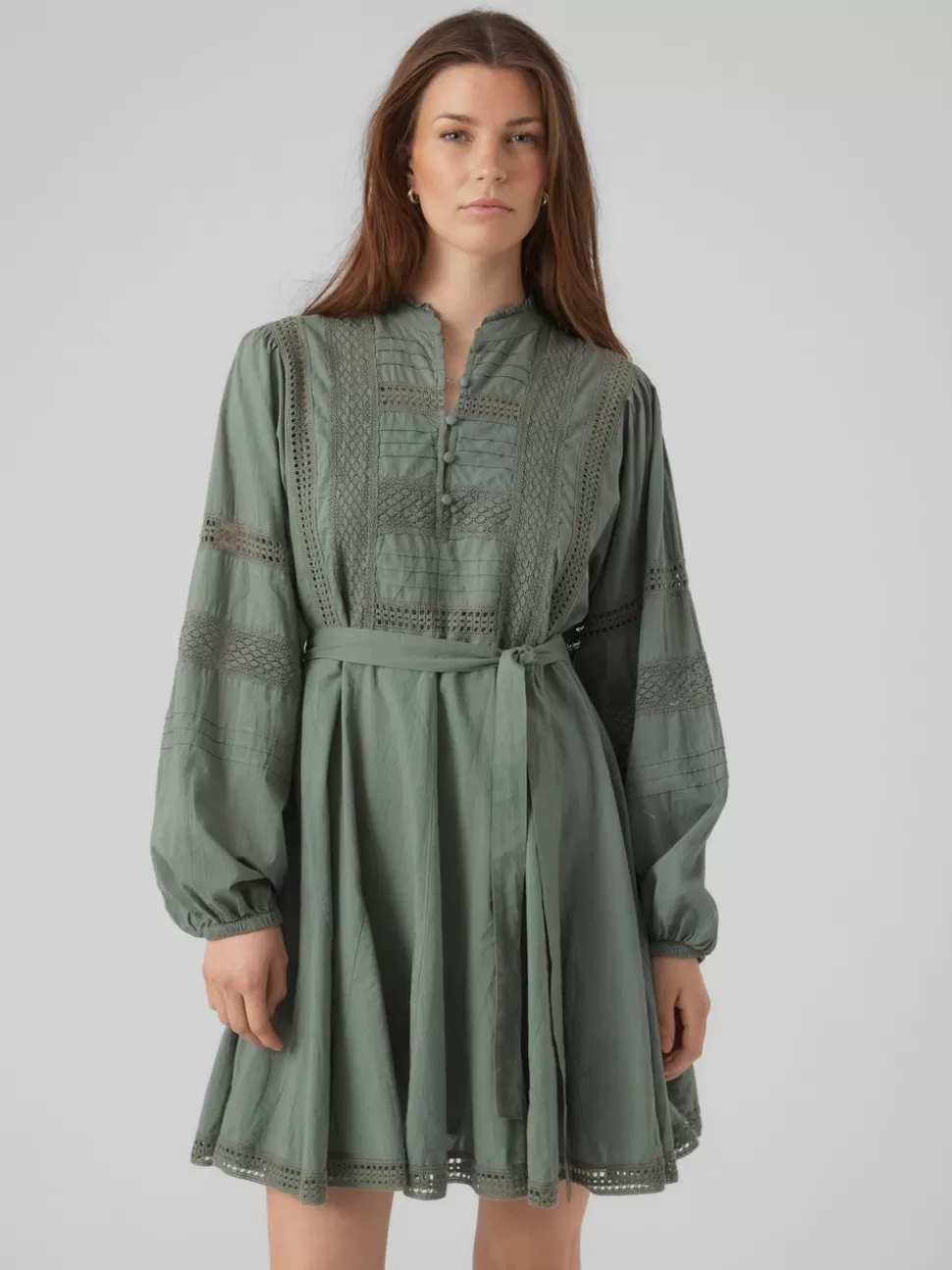Klänningar^VERO MODA VMLAVA Kort Klänning Laurel Wreath