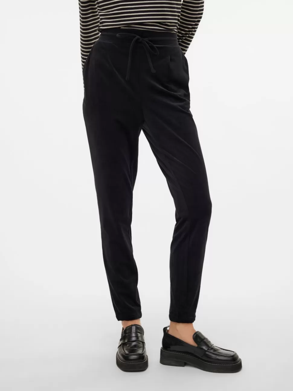 Byxor^VERO MODA VMLEA Medelhög Midja Byxor Black