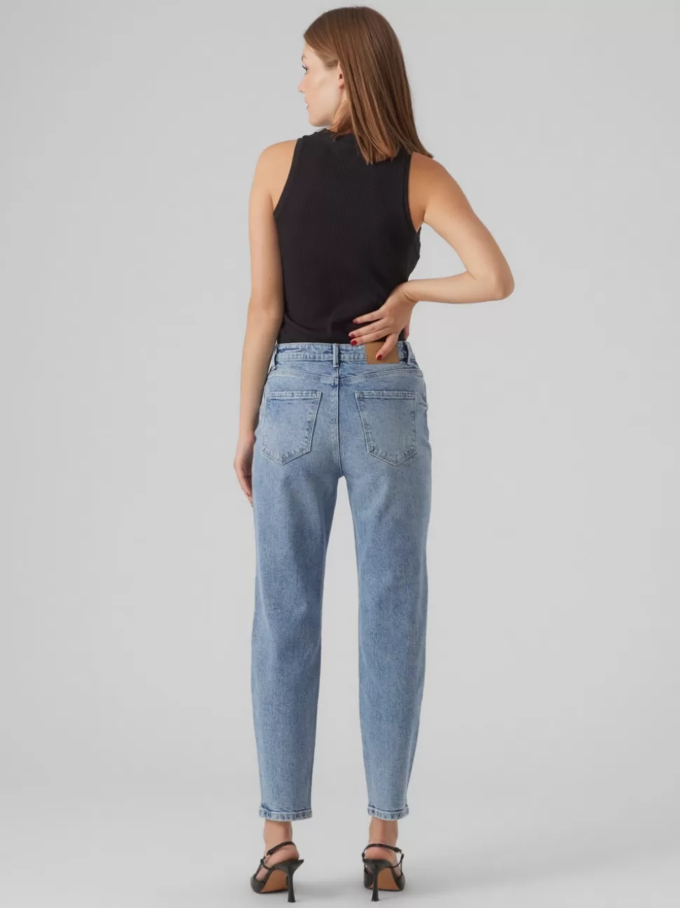Jeans^VERO MODA VMLINDA Hög Midja Mom Fit Jeans Light Blue Denim