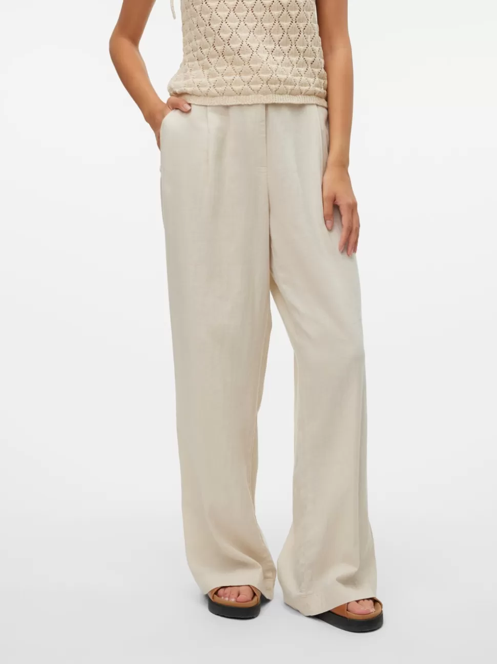 Byxor^VERO MODA VMLINN Hög Midja Byxor Oatmeal
