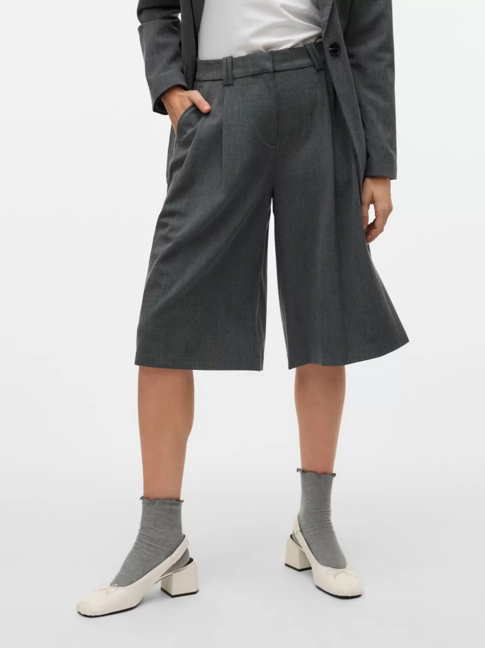 Shorts^VERO MODA VMLOVELY Knäbyxor Medium Grey Melange