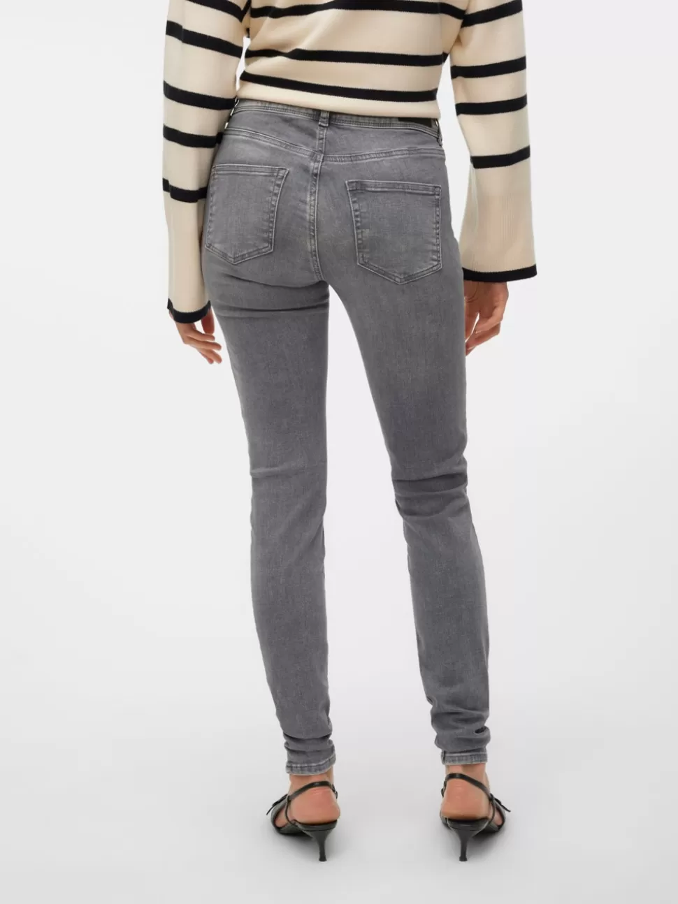Jeans | Basics^VERO MODA VMLUX Medelhög Midja Slim Fit Jeans Medium Grey Denim