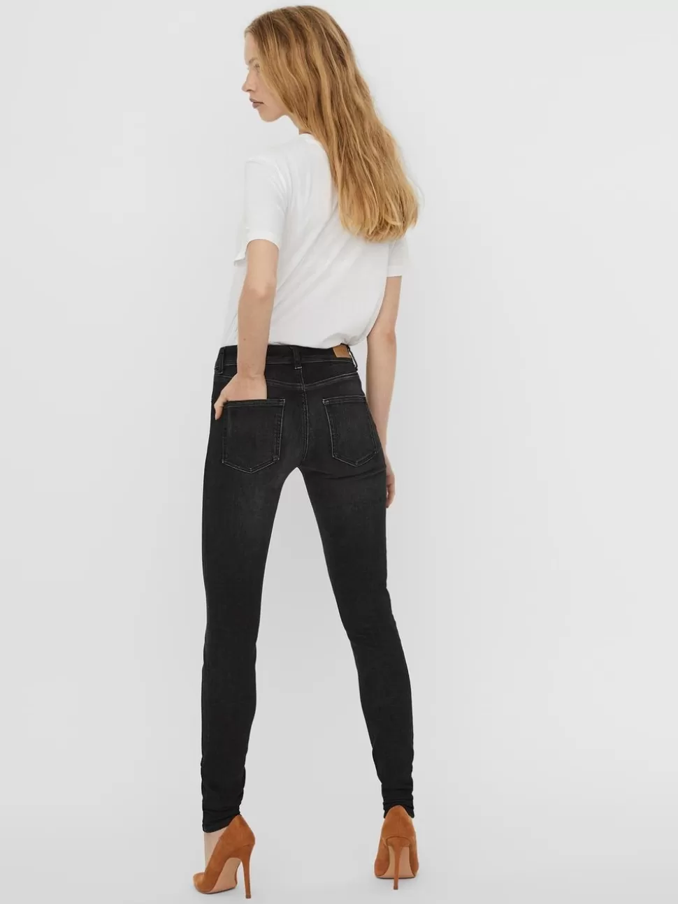 Jeans | Basics^VERO MODA VMLUX Medelhög Midja Slim Fit Jeans Black