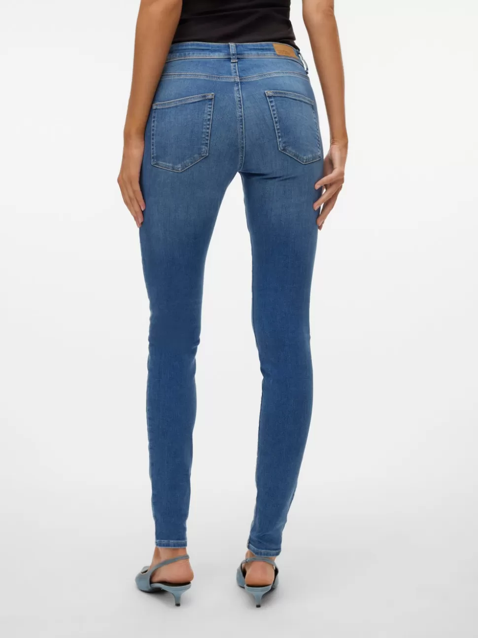 Jeans | Basics^VERO MODA VMLUX Medelhög Midja Slim Fit Jeans Medium Blue Denim