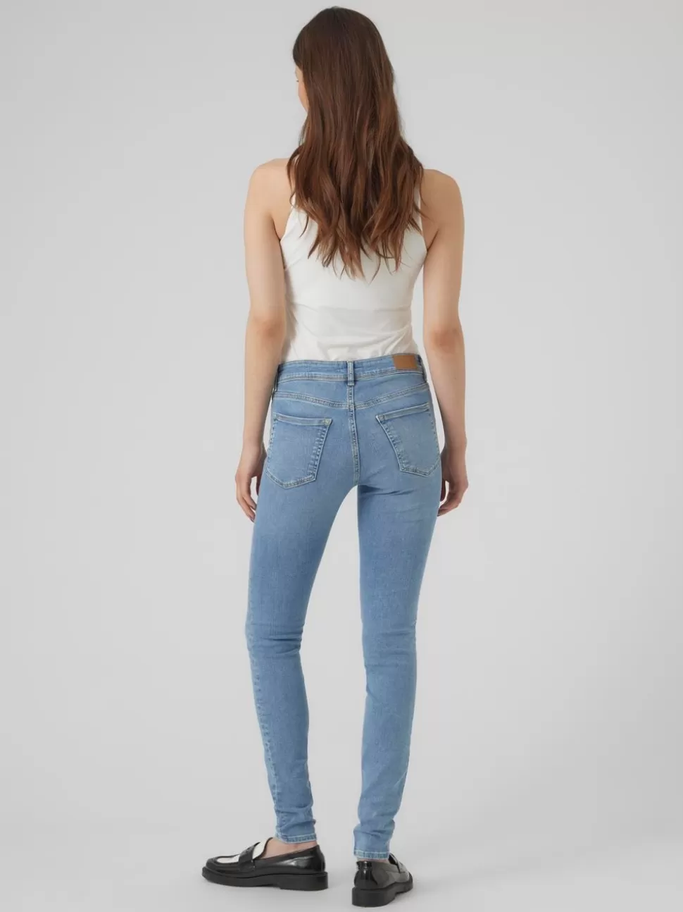 Jeans | Basics^VERO MODA VMLUX Medelhög Midja Slim Fit Jeans Light Blue Denim