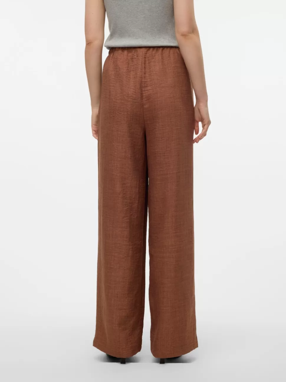 Byxor | Basics^VERO MODA VMMELANEY Hög Midja Byxor Friar Brown