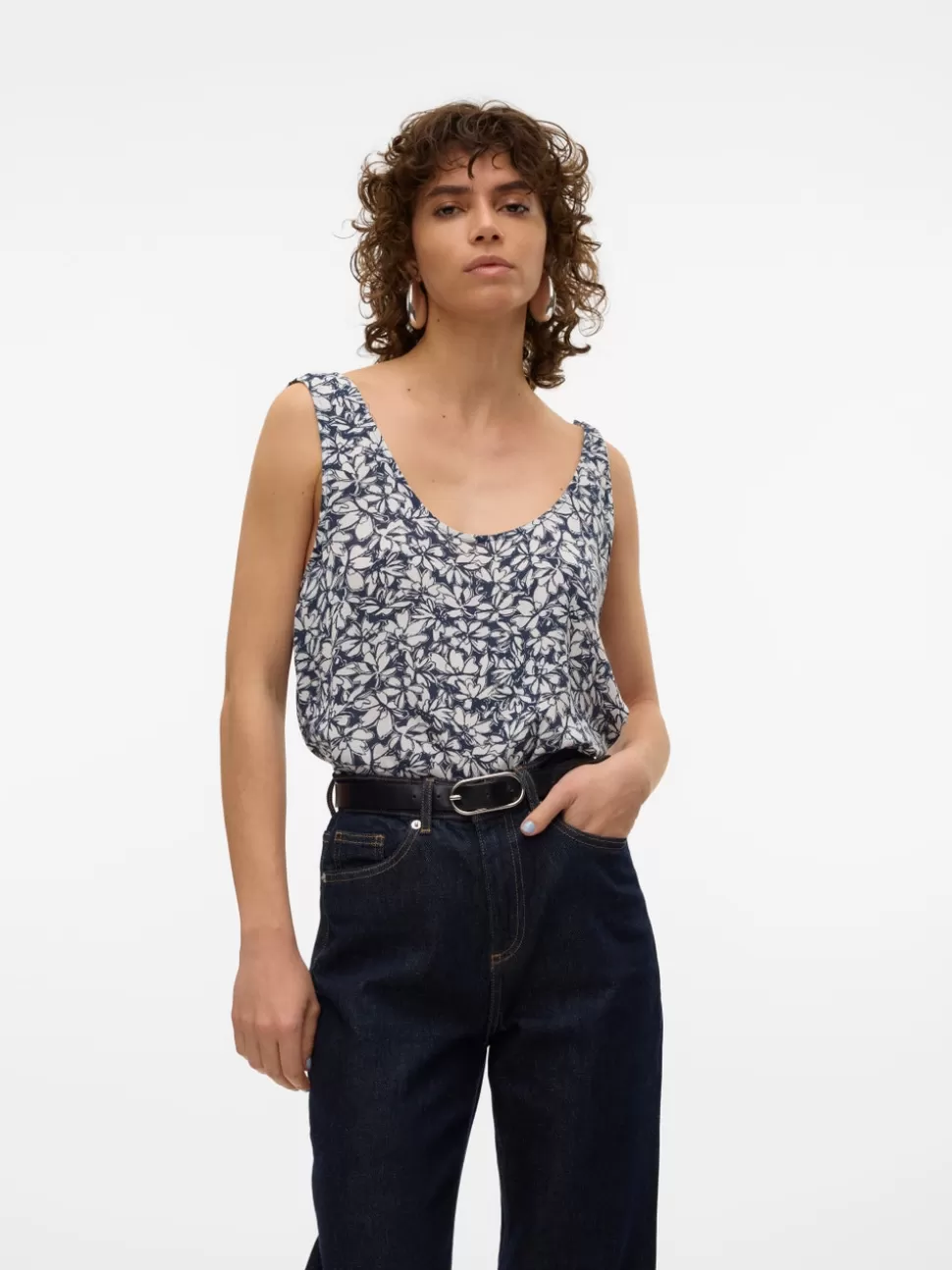 Toppar | Basics^VERO MODA VMMENNY Topp Navy Blazer