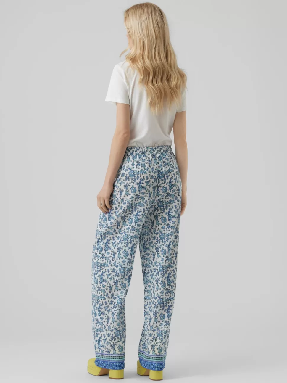 Byxor^VERO MODA VMMILAN Hög Midja Byxor Dazzling Blue