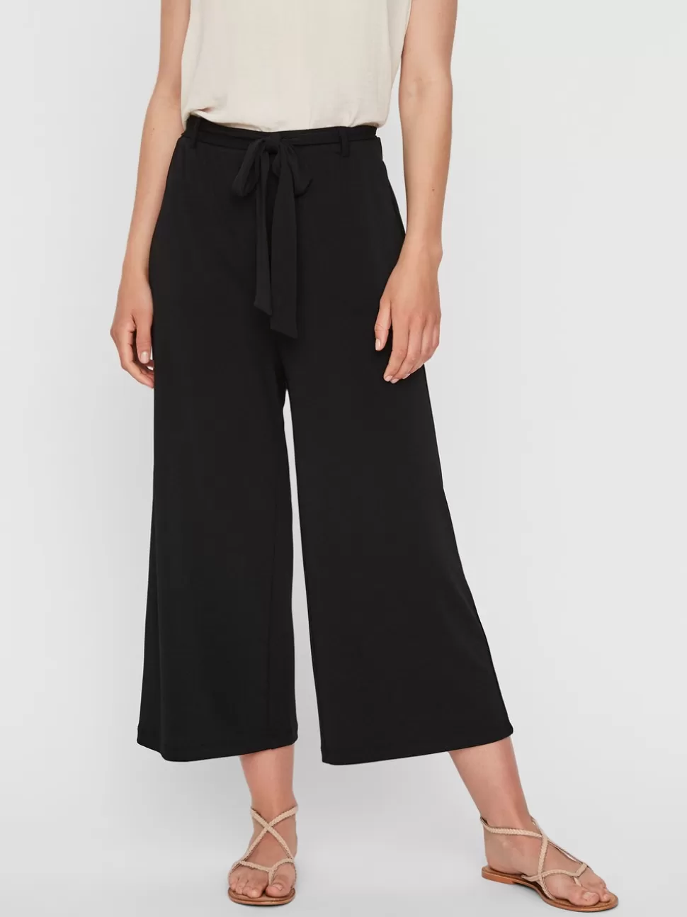 Byxor^VERO MODA VMMILLA Hög Midja Culottebyxor Black