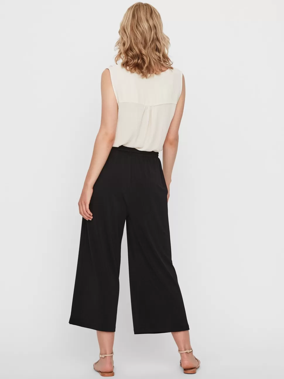 Byxor^VERO MODA VMMILLA Hög Midja Culottebyxor Black