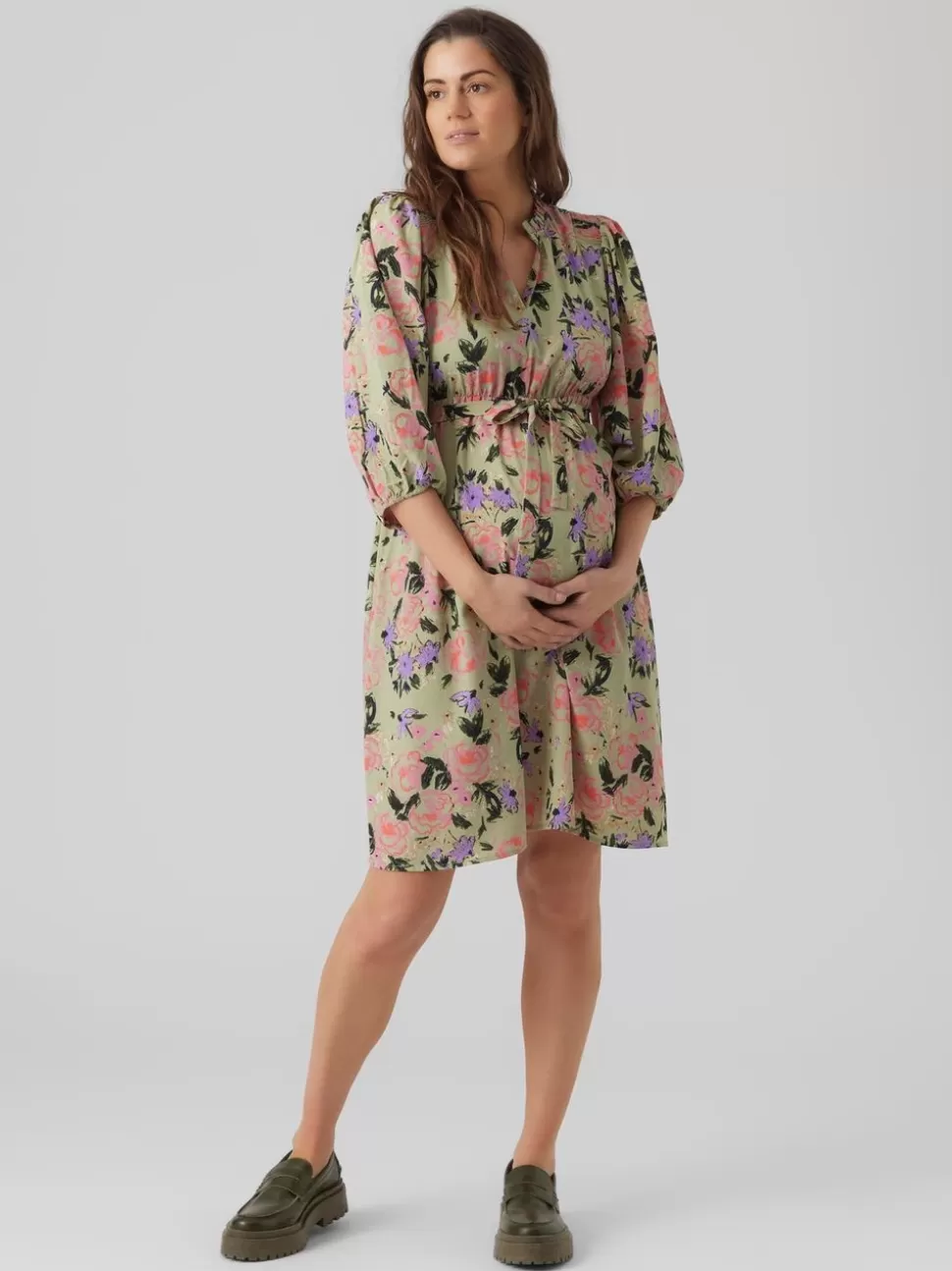 Klänningar^VERO MODA VMMSERENITY Gravidklänning Reseda