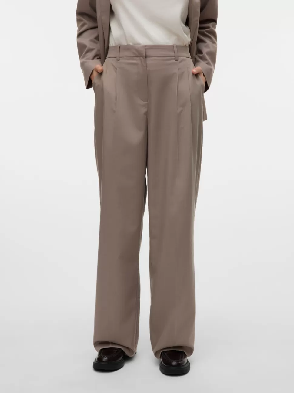Byxor^VERO MODA VMNILA Skräddarsydda Byxor Moon Rock