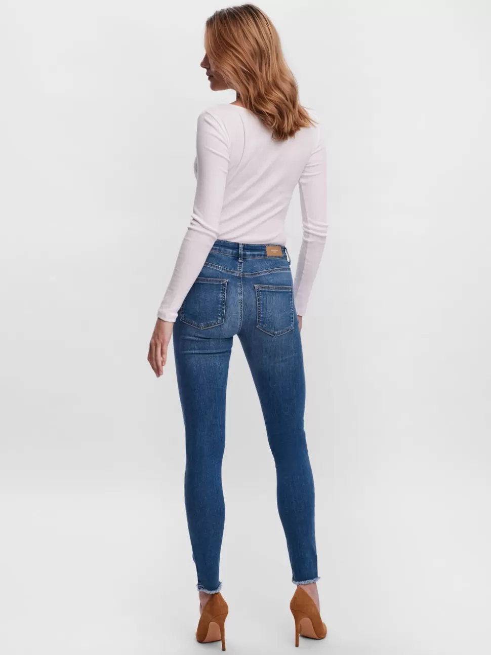 Jeans | Basics^VERO MODA VMPEACH Medelhög Midja Skinny Fit Jeans Medium Blue Denim