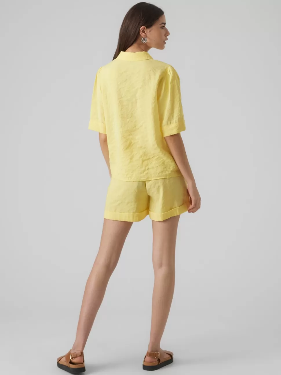 Skjortor | Toppar^VERO MODA VMQUEENY Skjorta Goldfinch