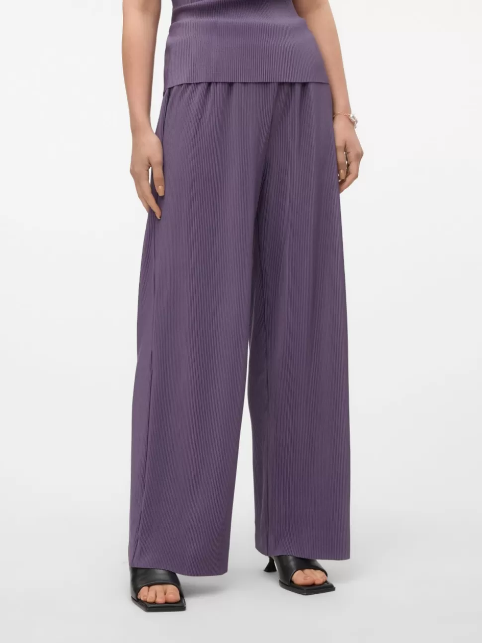 Byxor^VERO MODA VMRAYA Hög Midja Byxor Mulled Grape