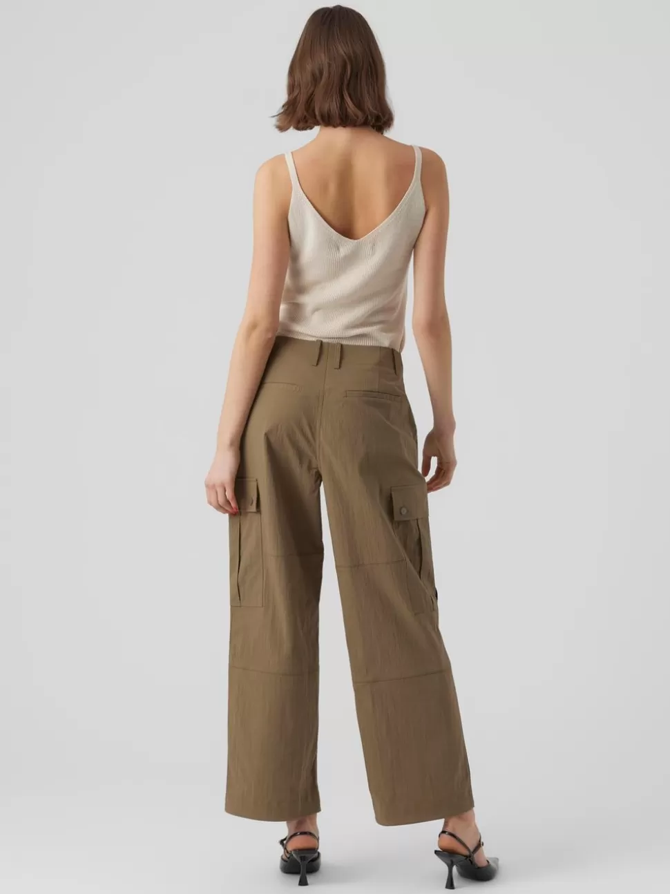 Byxor^VERO MODA VMRILEY Medelhög Midja Cargobyxor Capers