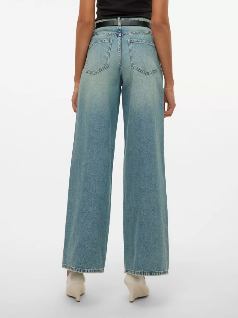 Jeans^VERO MODA VMROWAN Hög Midja Vid Passform Jeans Medium Blue Denim